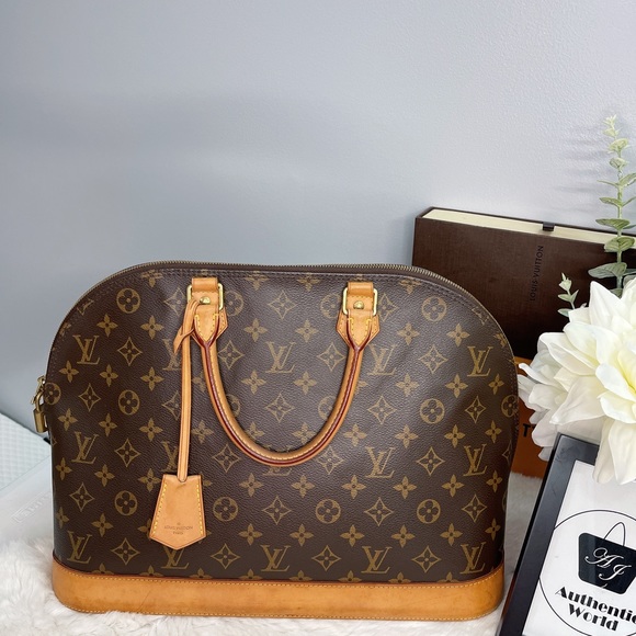 Louis Vuitton Alma Gm monogram Handbag - Picture 4 of 16